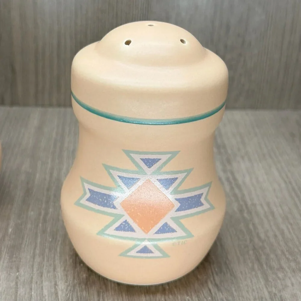 Treasure Craft Japan Stoneware Southwest Salt & Pepper Shakers Set